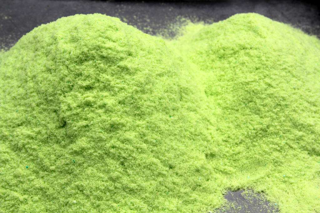 What is the advantage of water soluble fertilizer over ordinary fertilizer?